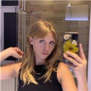 Tengo un nivel muy alto de inglés y puedo ofrecer excelentes lecciones a los estudiantes.